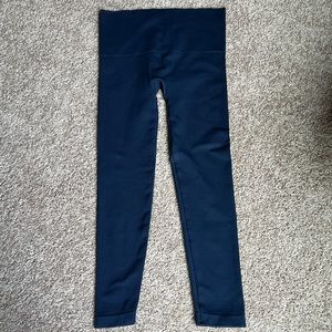 Brand New - Spanx Navy Seamless Leggings - Size Large - Never Worn